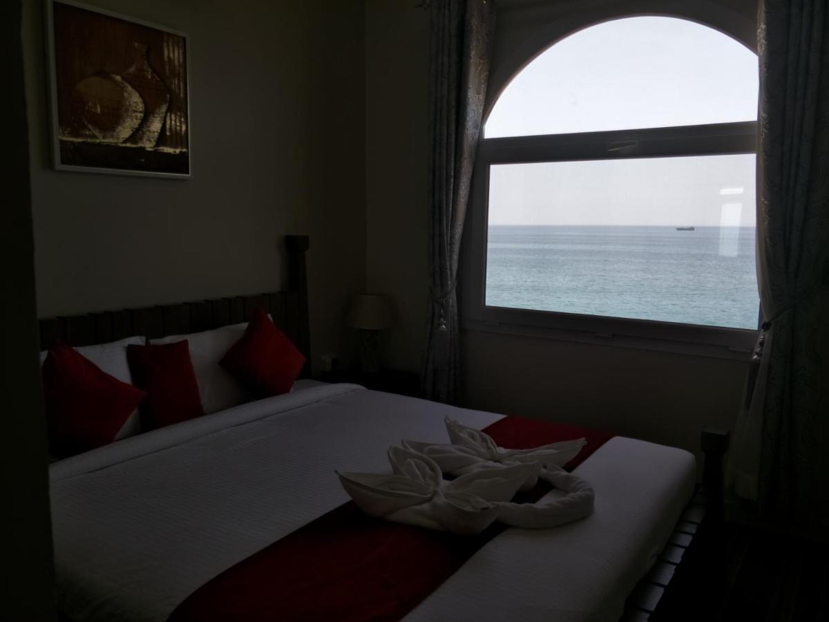 Sur Bandar Al Ayjah Hotel Apartments Esterno foto