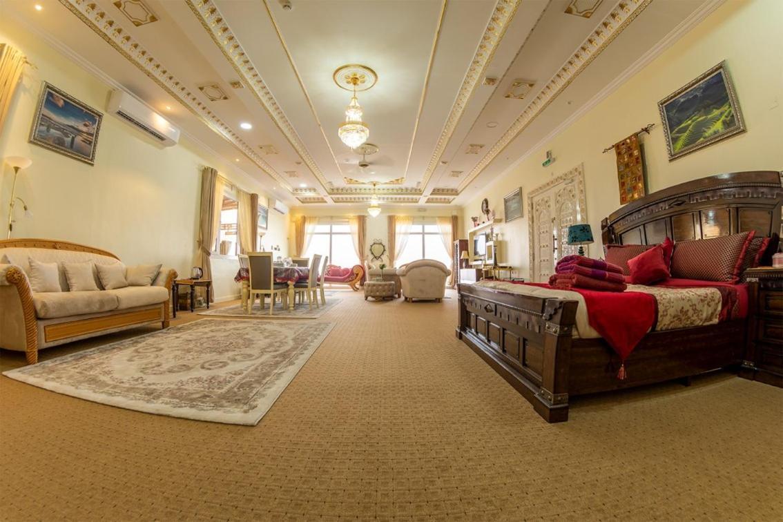 Sur Bandar Al Ayjah Hotel Apartments Esterno foto