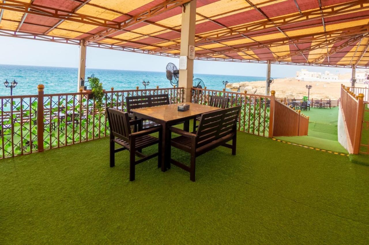 Sur Bandar Al Ayjah Hotel Apartments Esterno foto