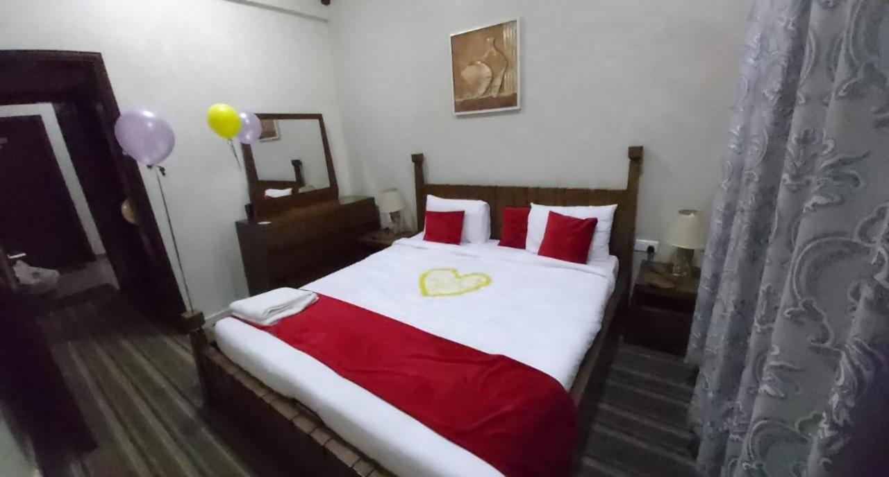 Sur Bandar Al Ayjah Hotel Apartments Esterno foto