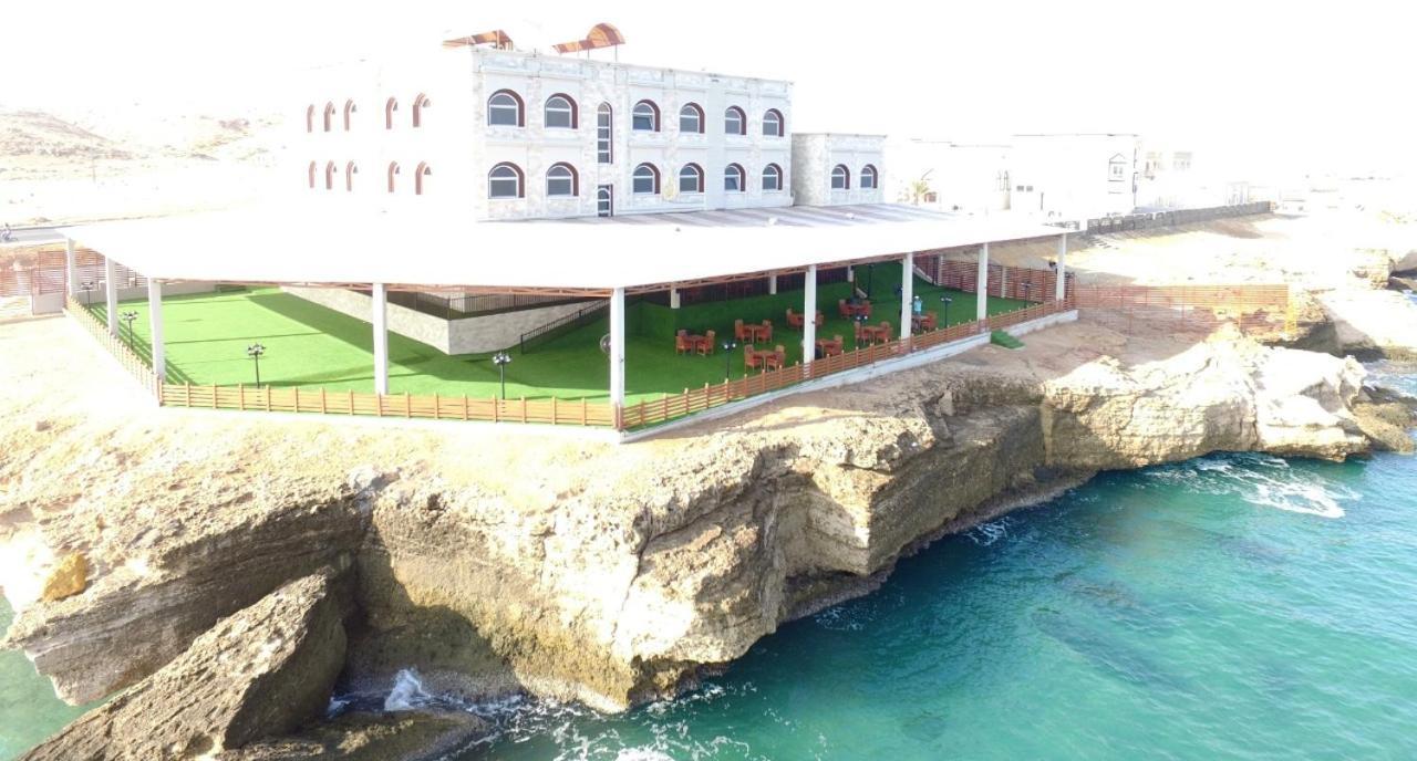 Sur Bandar Al Ayjah Hotel Apartments Esterno foto