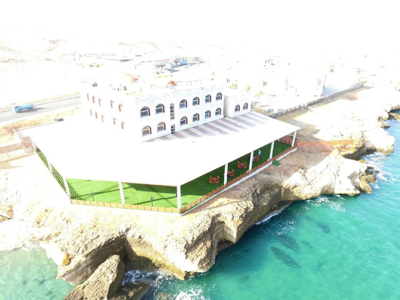 Sur Bandar Al Ayjah Hotel Apartments Esterno foto