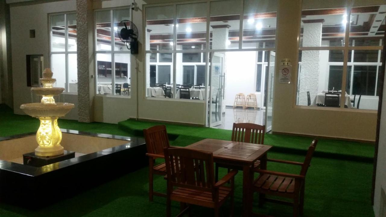 Sur Bandar Al Ayjah Hotel Apartments Esterno foto