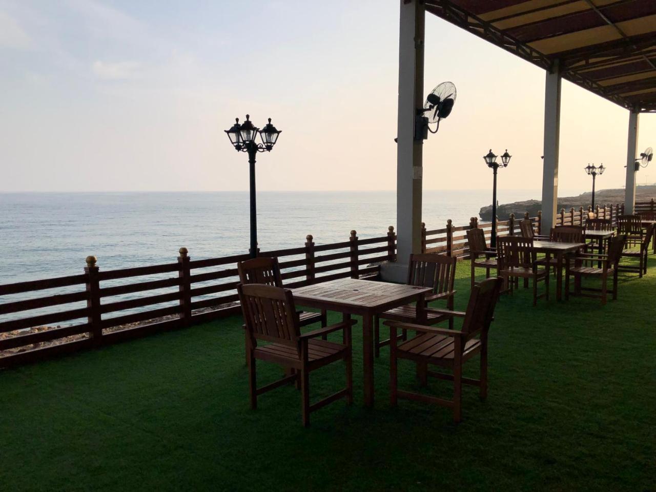 Sur Bandar Al Ayjah Hotel Apartments Esterno foto