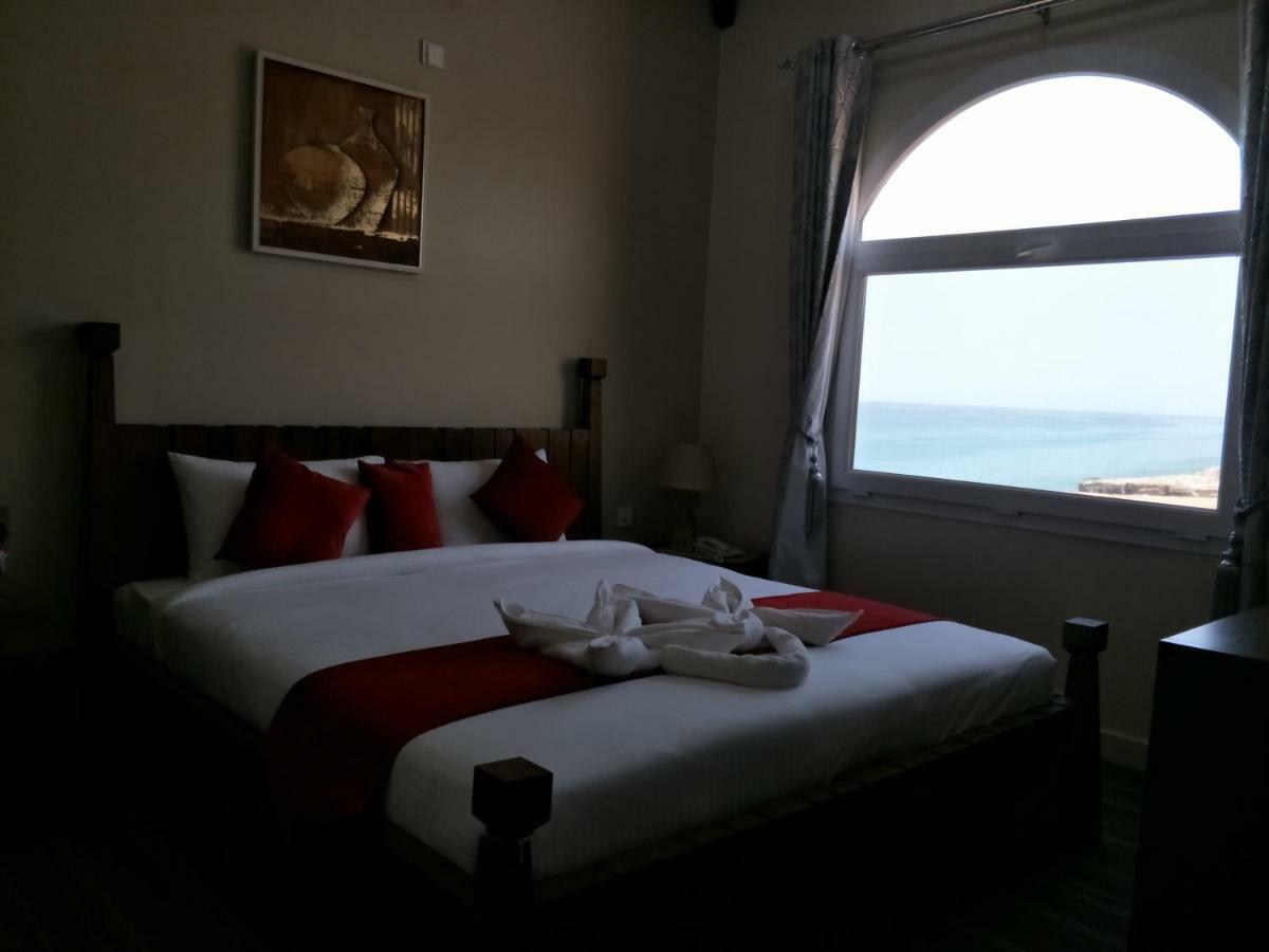 Sur Bandar Al Ayjah Hotel Apartments Esterno foto